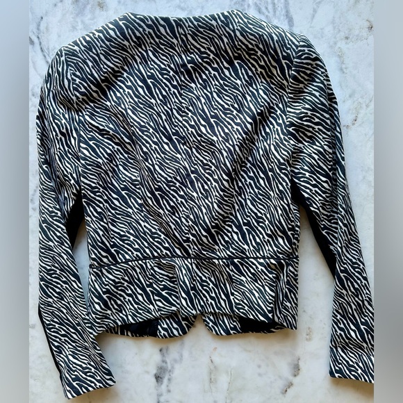 H&M Black and White Zebra Print Crop Blazer - Picture 2 of 7